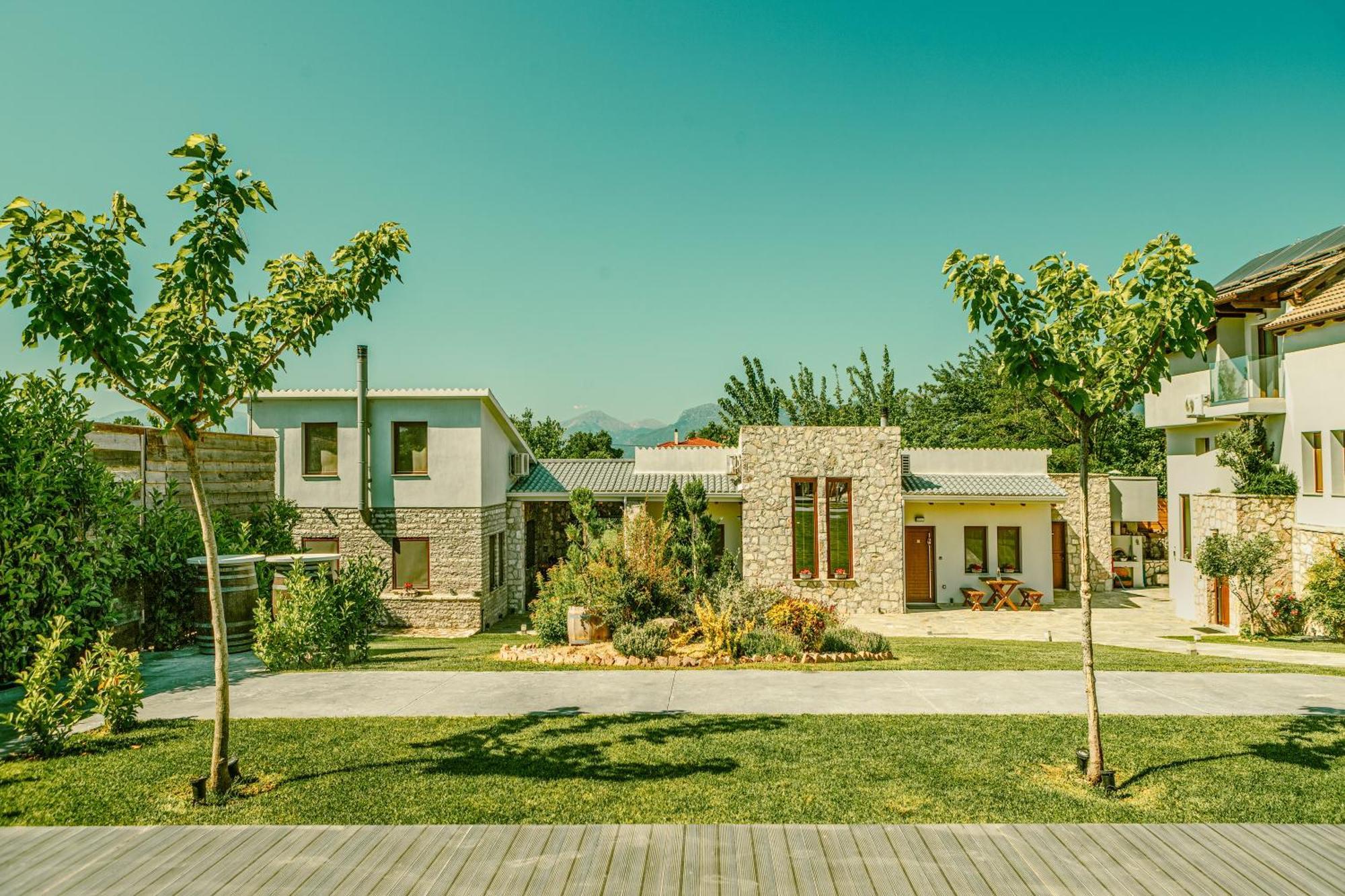 Vintage Suites Trikala Buitenkant foto